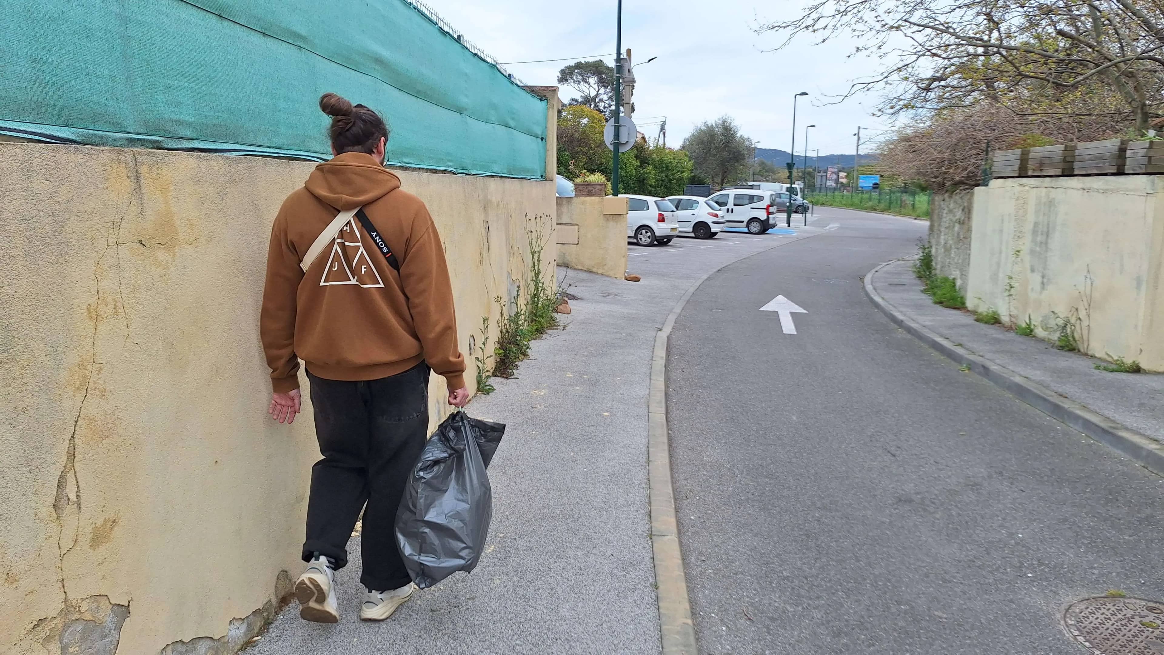 Né d'un projet étudiant, Empreintes est avant tout le croisement de deux passions : la photographie et la nature. Très vite, l'envie de créer quelque chose de concret, d'utile et d'ancré dans mon territoire varois s'est imposée. - Image 1